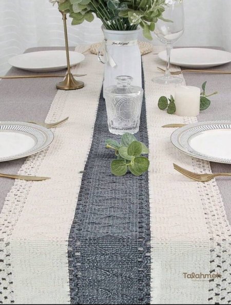 ابيض / خط وسط رمادي